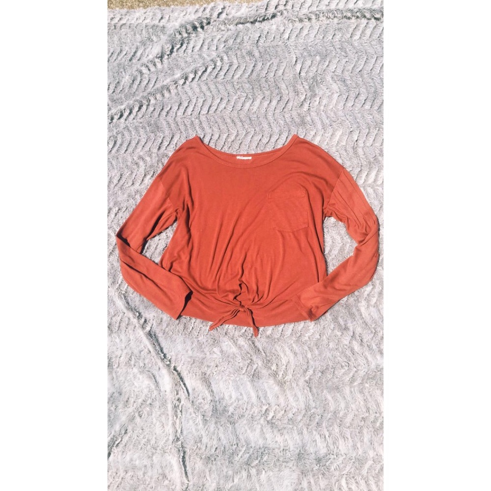 Crop top tie in front T
